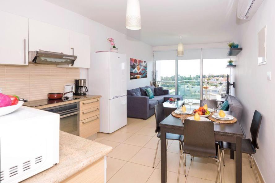 Laila - Coralli Beachfront Apartment Protaras Exteriér fotografie