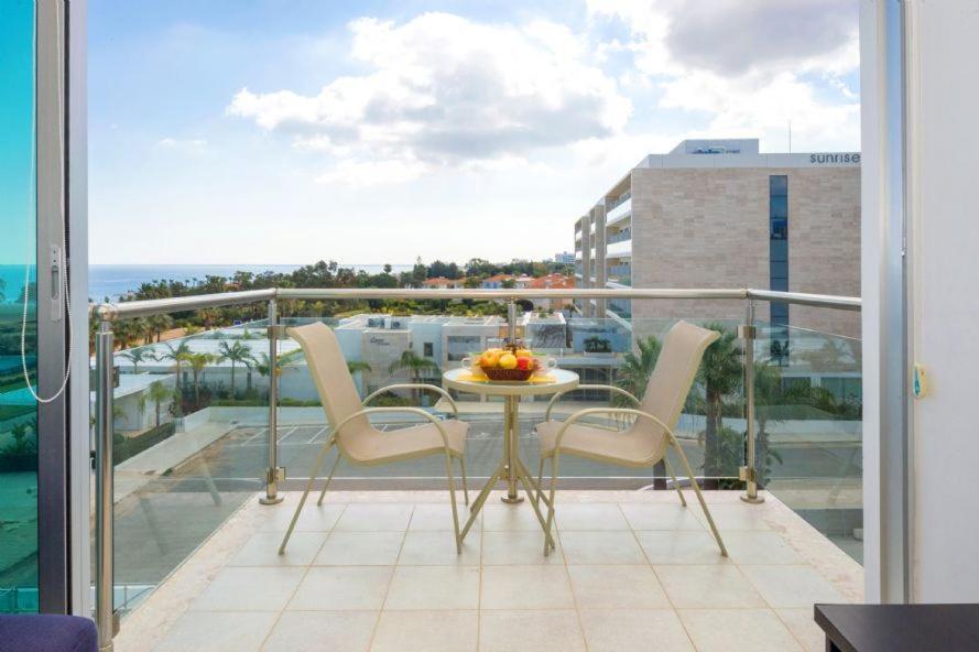 Laila - Coralli Beachfront Apartment Protaras Exteriér fotografie