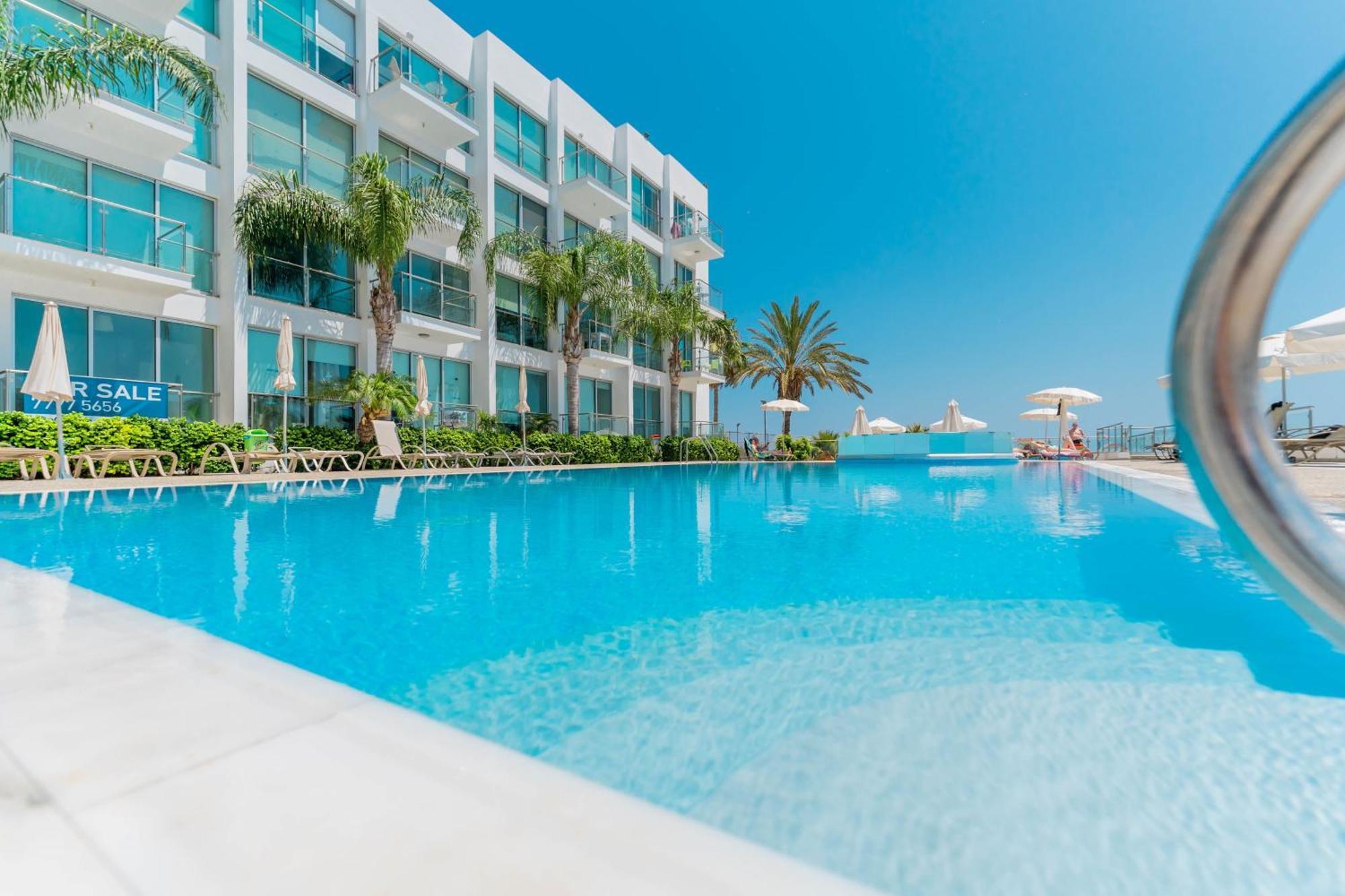 Laila - Coralli Beachfront Apartment Protaras Exteriér fotografie